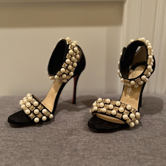 Christian Louboutin Tudor Sandal with  pearls - Picture 4 of 6